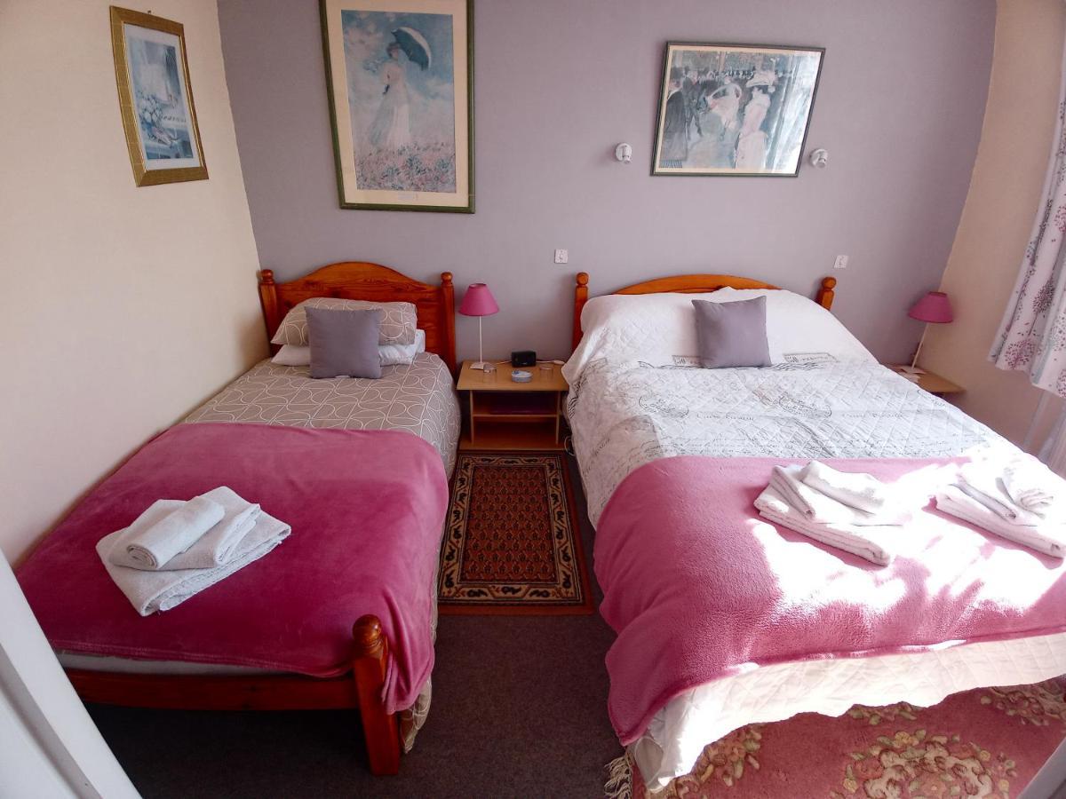 Lenard Charles Bed & Breakfast Juvigny-Val-d'Andaine Bagian luar foto