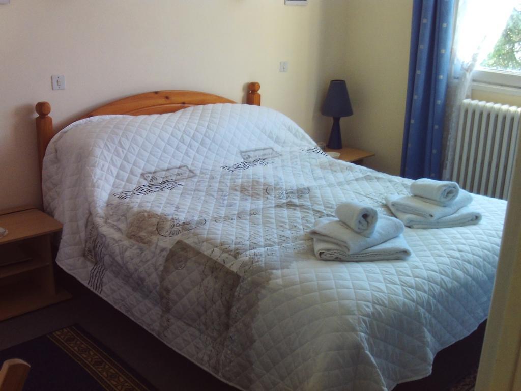 Lenard Charles Bed & Breakfast Juvigny-Val-d'Andaine Bagian luar foto